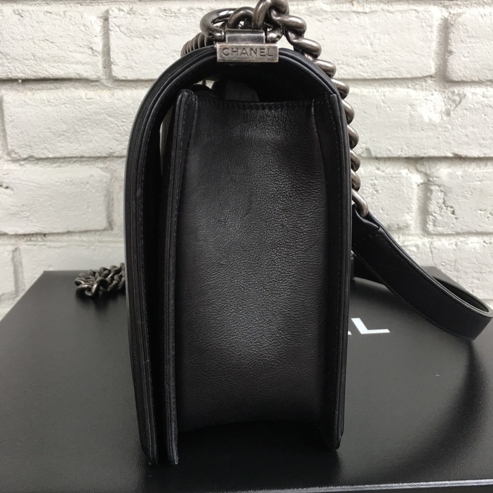 💯% Authentic Boy Chanel Handbag - Picture 5 of 7